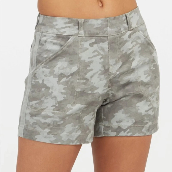 Spanx Stretch Twill Shorts Stone Washed Camo Size Small - Picture 2 of 11